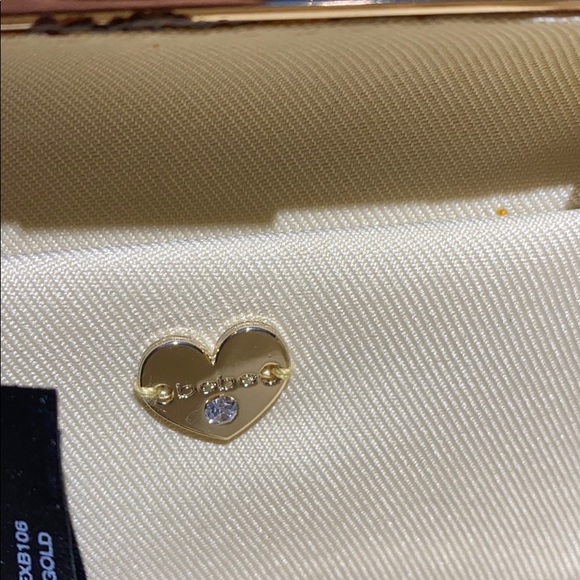 Adorable Bebe Clutch Crossbody - Picture 7 of 8